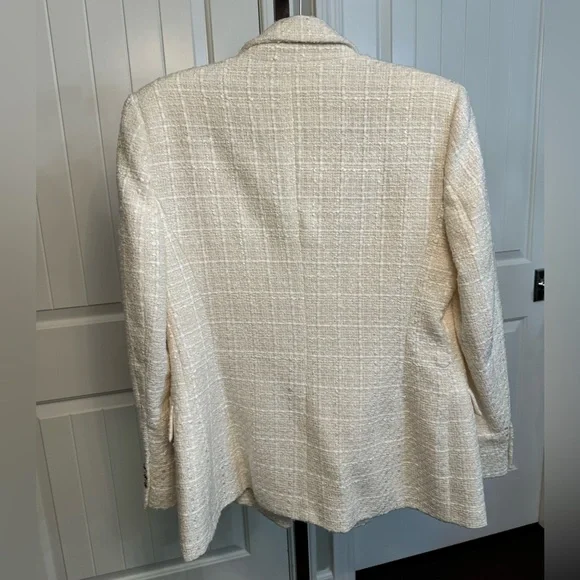 Zara women’s tweed cream Jackie O style blazer gold details - Picture 4 of 8